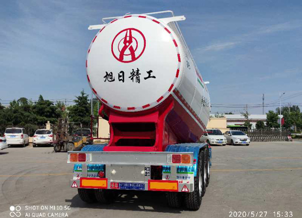 粉粒物料运输车